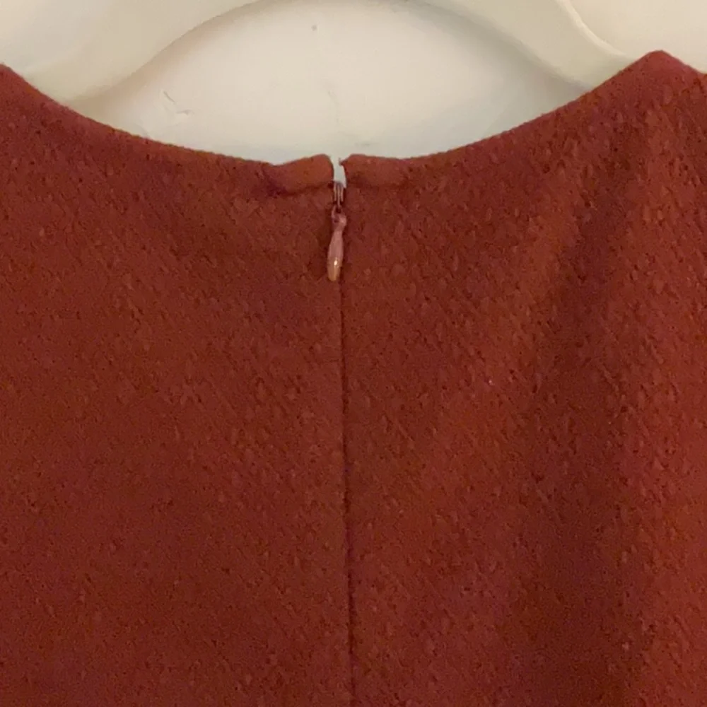 Sale! Ann Taylor Petite Textured Sleeveless Top, Size SP, Marron/Brown - Picture 3 of 8